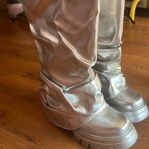 AKIRA Silver Moon Boots!